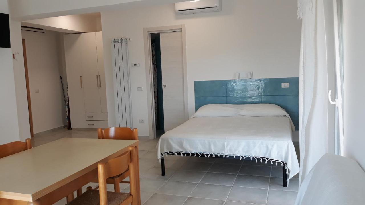 Mare Blu Apartamento Gizzeria Quarto foto